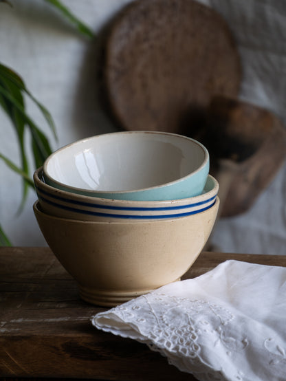 Three authentic French café-au-lait bowls in gently worn condition. Stack them for a slow weekend breakfast display, line them on an open shelf, or fill each with seasonal fruit for an easy pop of colour. 