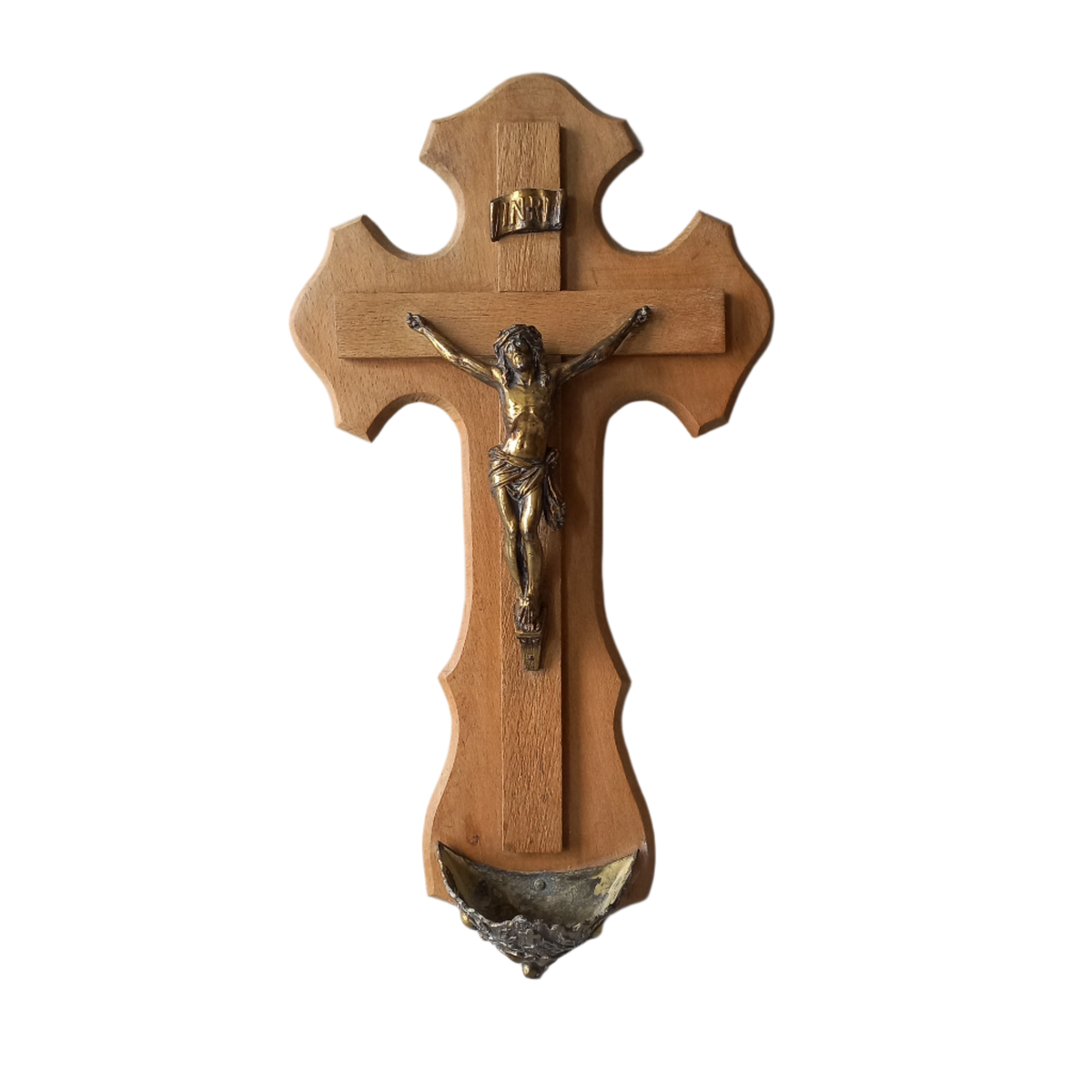 A large and beautiful vintage crucifix with a brass Jesus Christ sculpture and holy water font. There is a hanging loop to the rear and as you can see from my photos, this piece makes wonderful religious home decor.