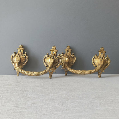 A pair of stunning French antique bronze drawer handles, elegant and decorative pieces to add the finishing touches to your drawers.