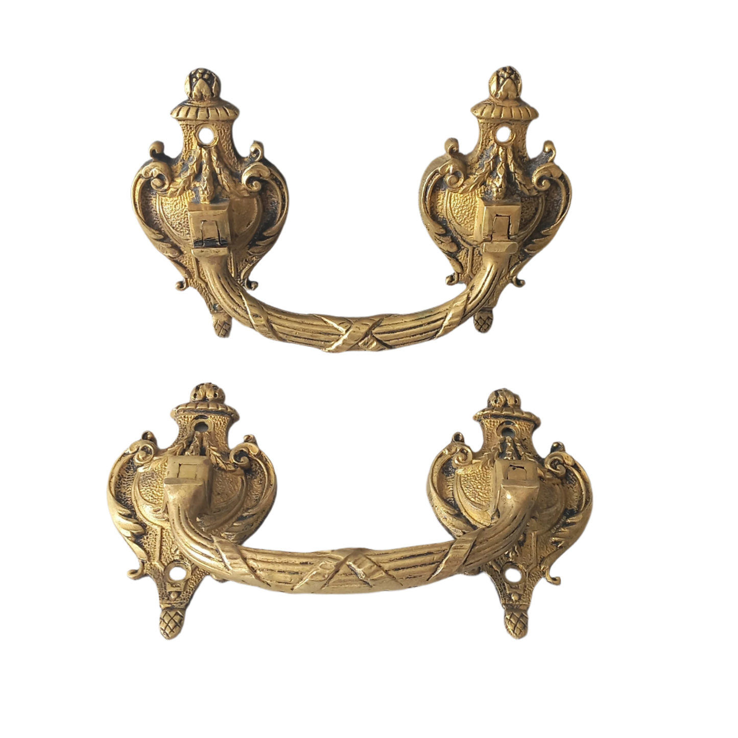 A pair of stunning French antique bronze drawer handles, elegant and decorative pieces to add the finishing touches to your drawers.