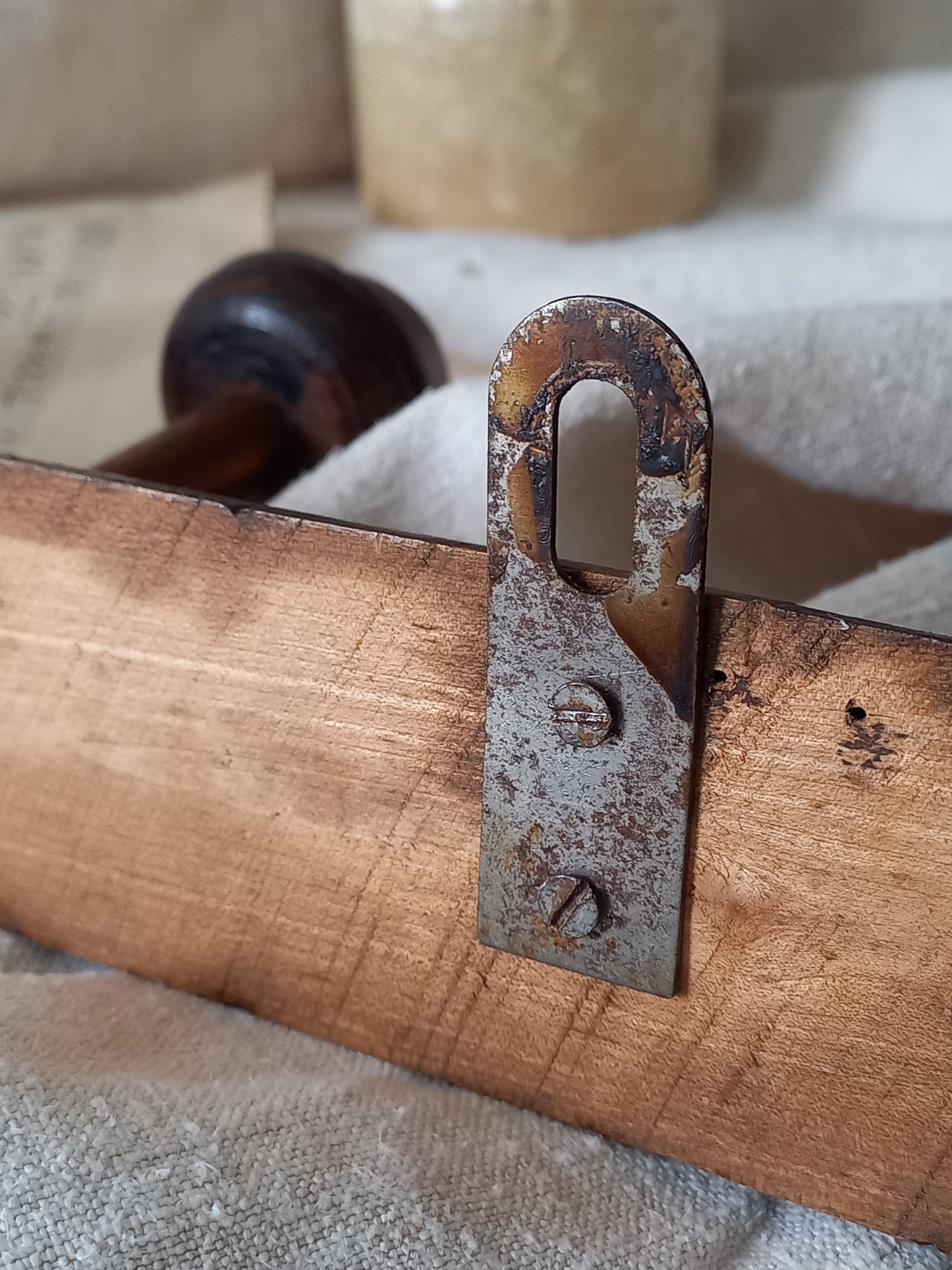 Rear hanging bracket on a French vintage faux bamboo wooden coat rack with 5 hanging hooks/pegs.