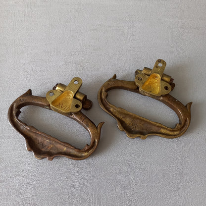 A stunning pair of French antique highly decorative bronze/brass drawer handles that have the maker's numbers to the rear, and are heavy, quality pieces that will be the wonderful finishing touch to a piece of furniture.