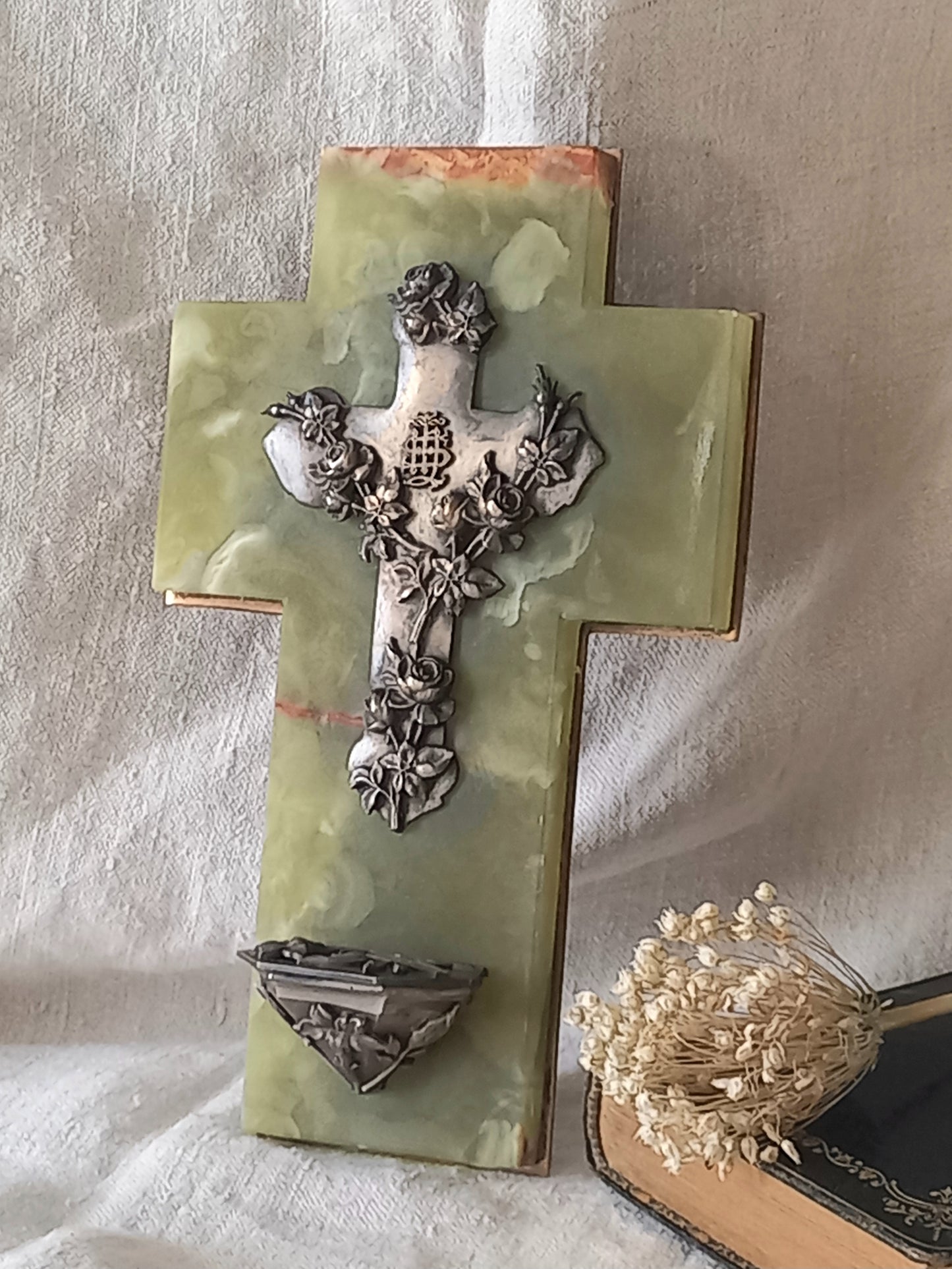 An absolutely beautiful French antique religious Holy water font, a highly decorative piece made from onyx with silver coloured Crucifix and water font with floral design in relief - to the rear is a brass plate with a hanging loop. These are getting much rarer to find these days, especially in this beautiful condition.