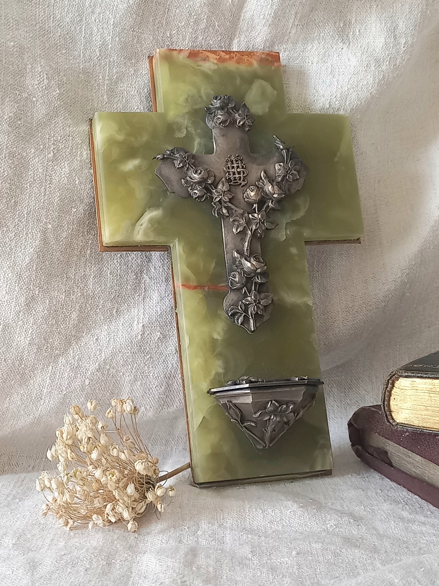 An absolutely beautiful French antique religious Holy water font, a highly decorative piece made from onyx with silver coloured Crucifix and water font with floral design in relief - to the rear is a brass plate with a hanging loop. These are getting much rarer to find these days, especially in this beautiful condition.