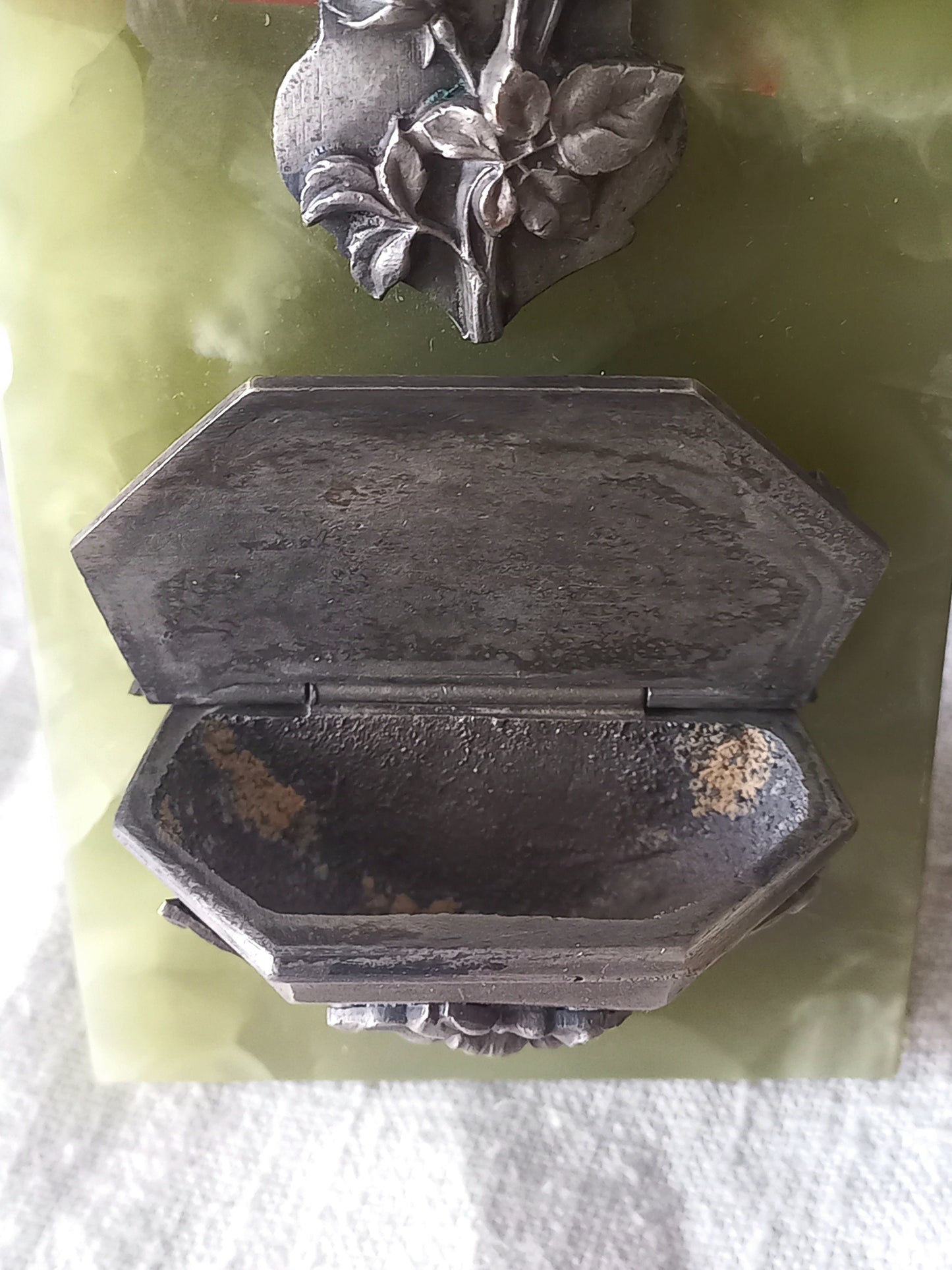 An absolutely beautiful French antique religious Holy water font, a highly decorative piece made from onyx with silver coloured Crucifix and water font with floral design in relief - to the rear is a brass plate with a hanging loop. These are getting much rarer to find these days, especially in this beautiful condition.