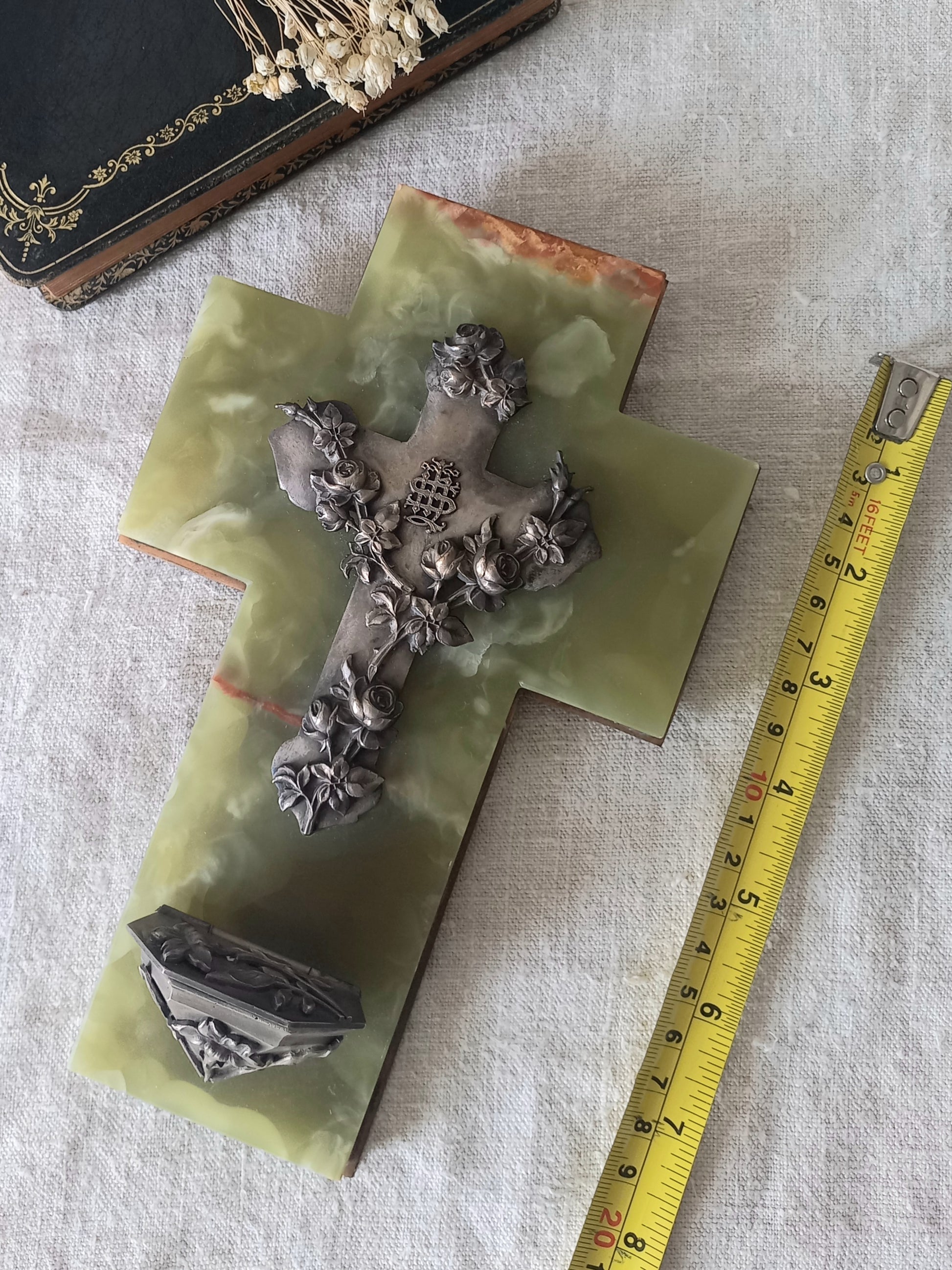An absolutely beautiful French antique religious Holy water font, a highly decorative piece made from onyx with silver coloured Crucifix and water font with floral design in relief - to the rear is a brass plate with a hanging loop. These are getting much rarer to find these days, especially in this beautiful condition.