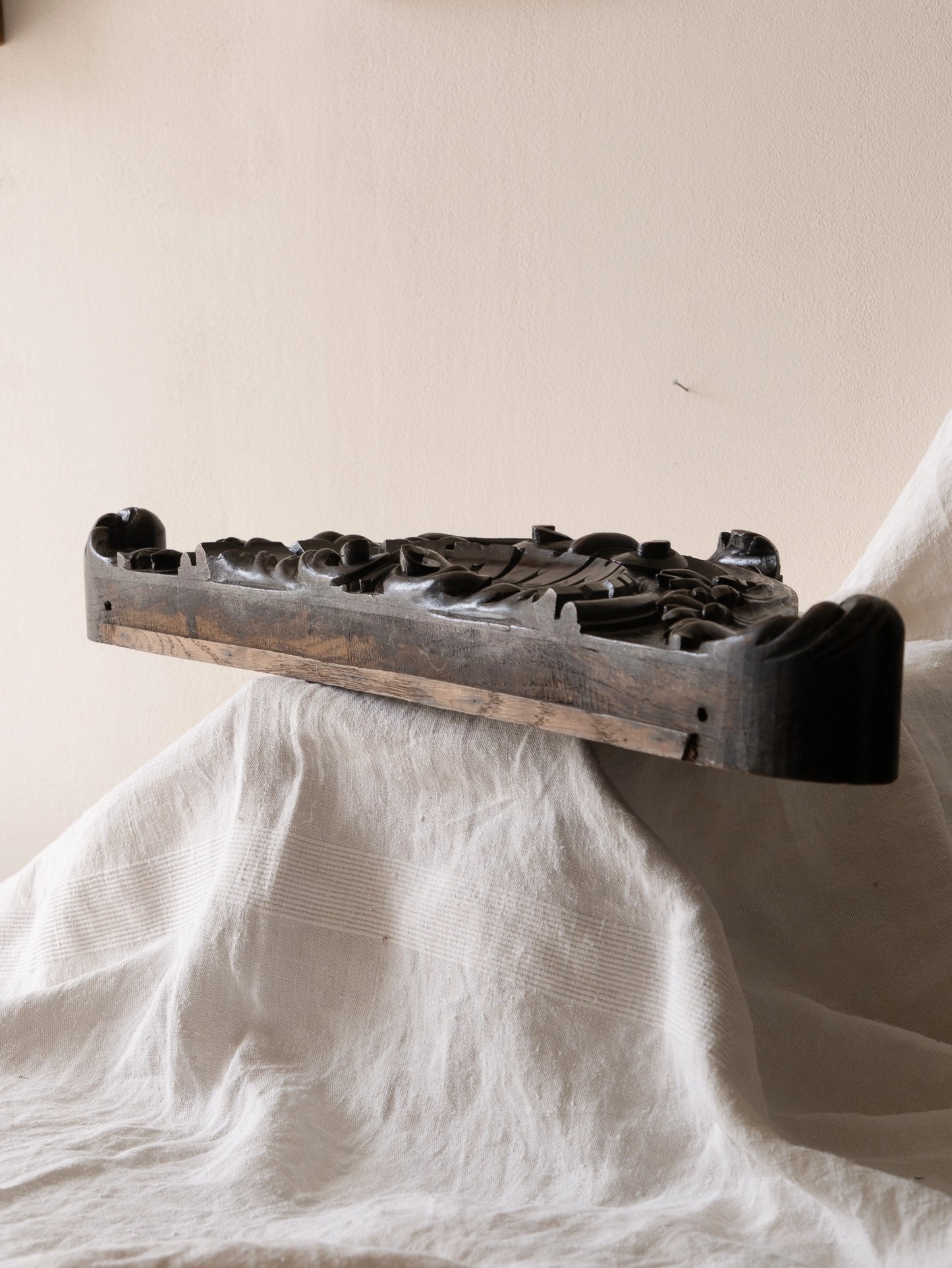 A stunning French antique carved dark wooden furniture pediment highly decorative and expertly crafted by a carpenter - this is a very heavy, quality piece and will look fabulous in any interior.