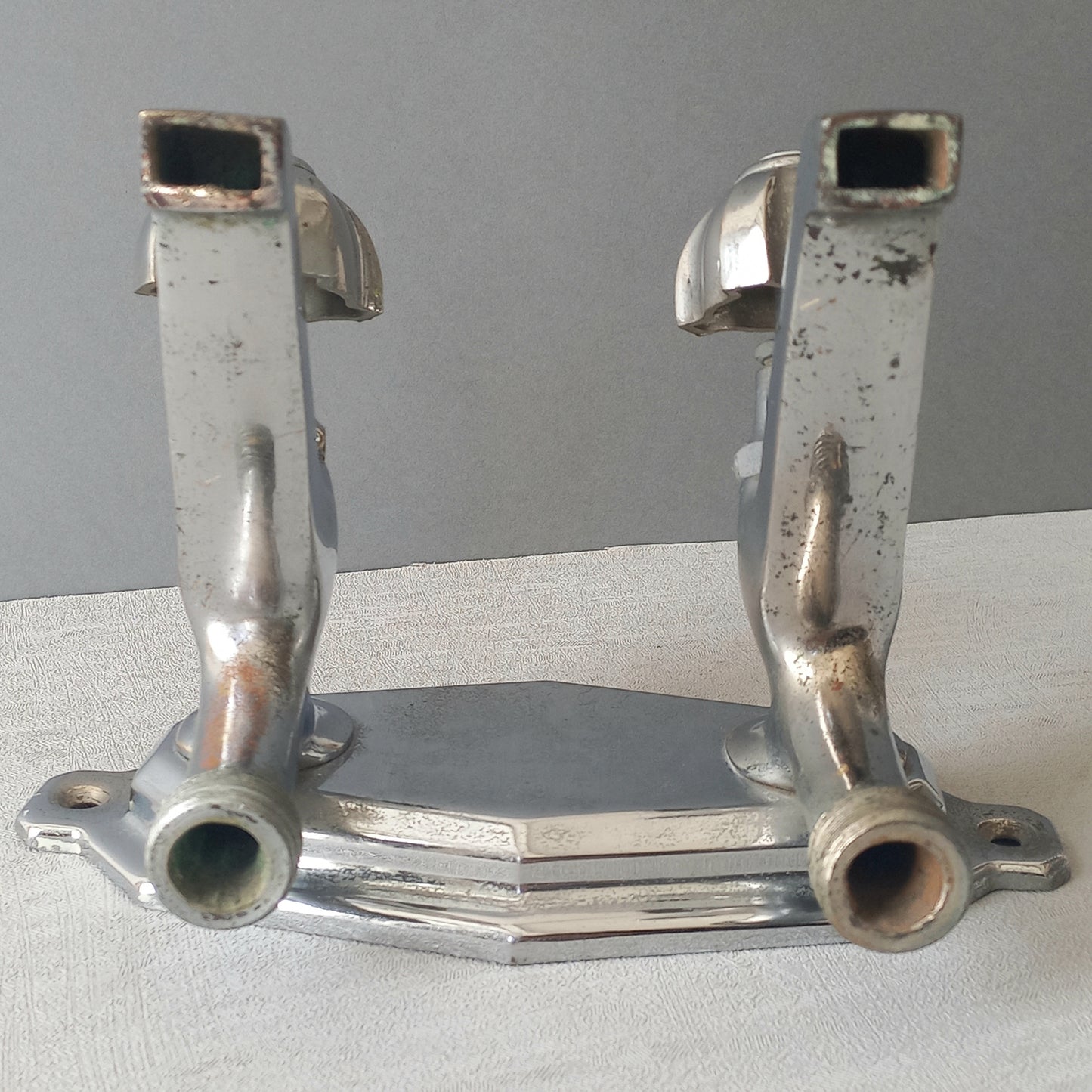 Stylish French vintage hot and cold faucet taps that are heavy, quality pieces probably dating from the 1930s time-frame. These old taps are being sold only as a restoration piece or project.