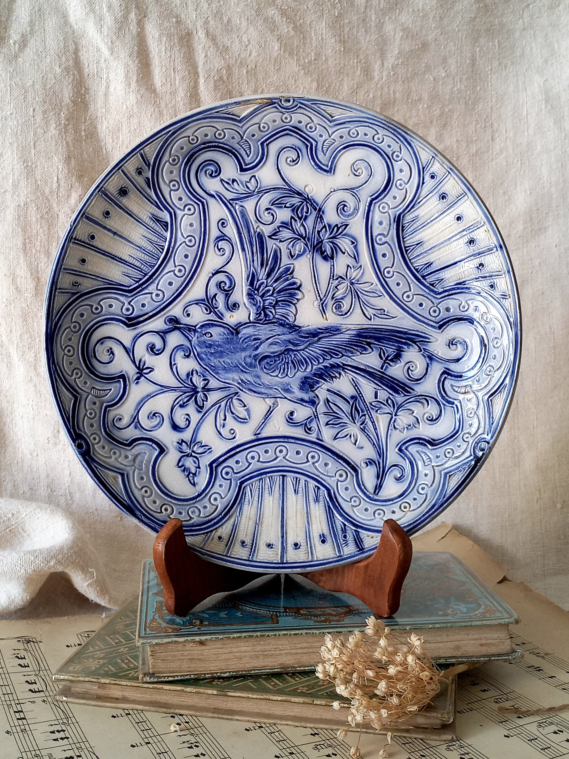 antique decorative majolica plate by premier Belgian manufacture, Wasmuel.