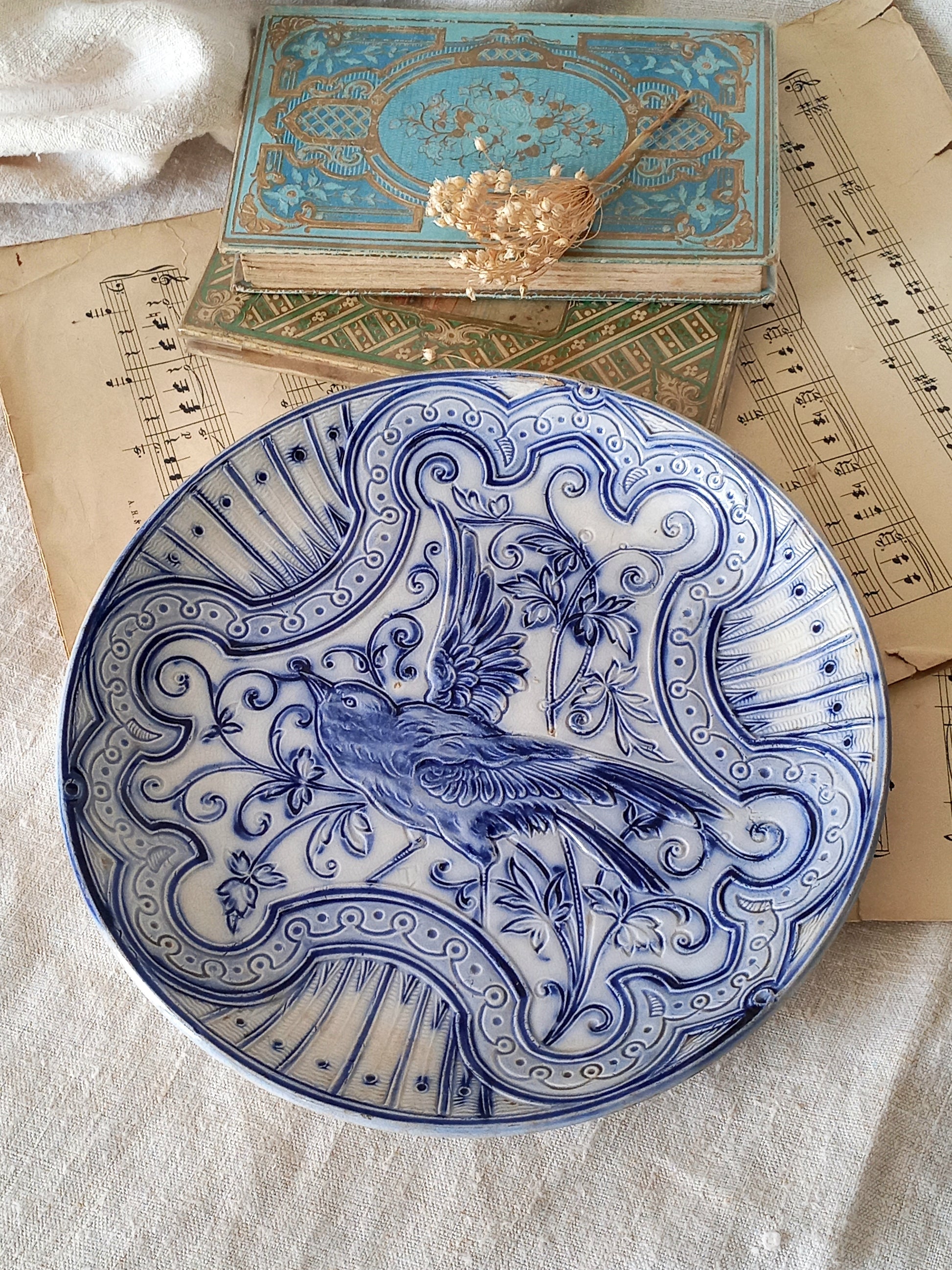 antique decorative majolica plate by premier Belgian manufacture, Wasmuel.