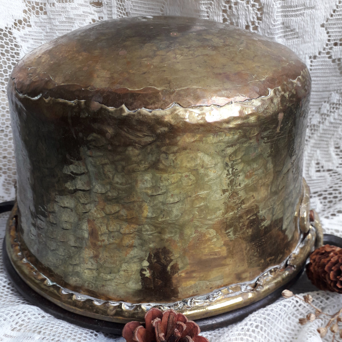A wonderful little French vintage/antique brass hanging cauldron with an iron handle, a quality piece with substantial weight for its size. This delightful piece was hand-made, the joins beneath clearly visible,which makes it all the more charming. It will make a super piece of home decor or a hanging planter.