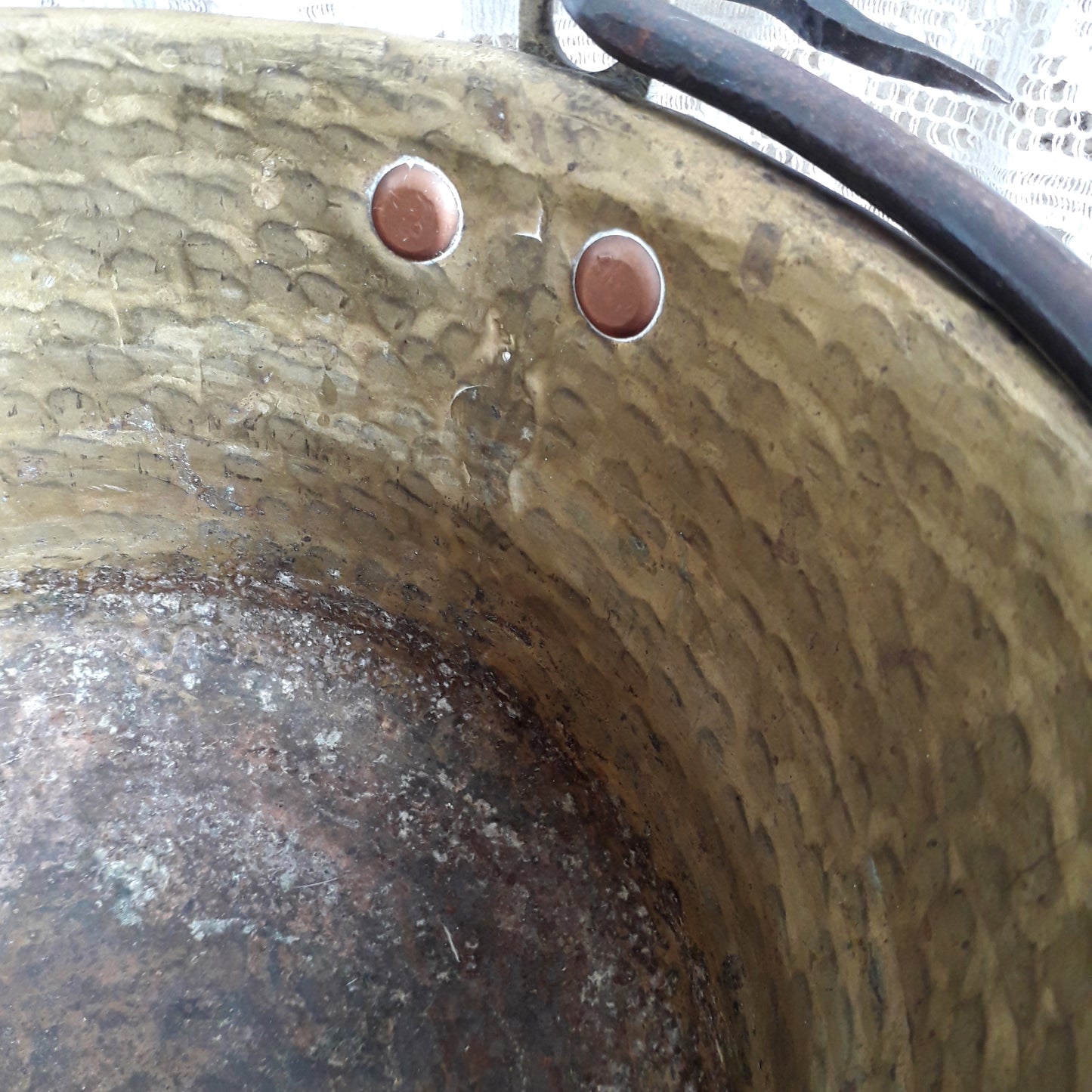 A wonderful little French vintage/antique brass hanging cauldron with an iron handle, a quality piece with substantial weight for its size. This delightful piece was hand-made, the joins beneath clearly visible,which makes it all the more charming. It will make a super piece of home decor or a hanging planter.