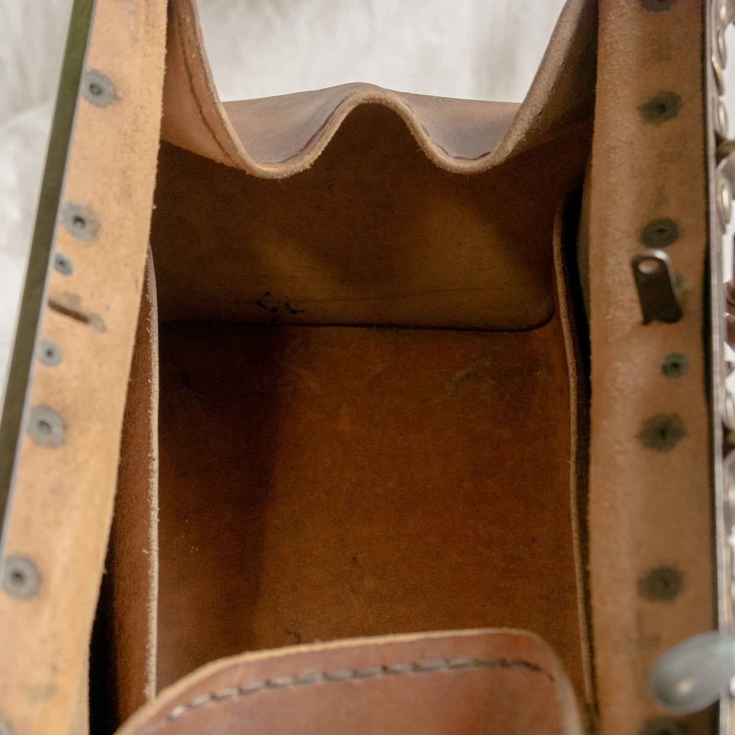 Vintage Leather Gladstone Style Shoulder Hand Bag