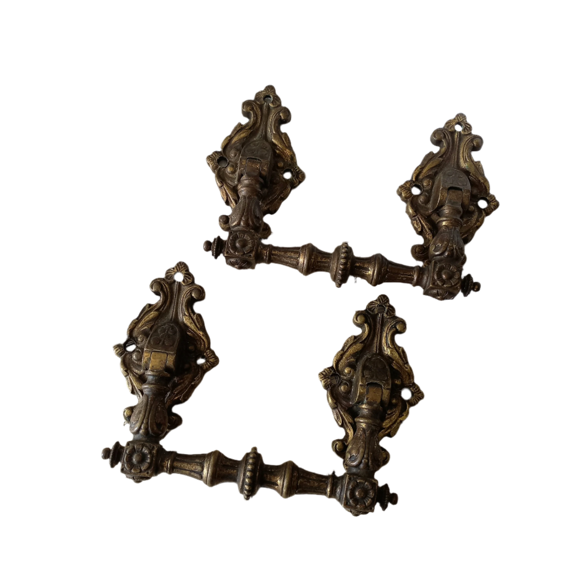 A beautiful pair of decorative French antique drawer pulls, heavy quality pieces that are not found these days. The perfect pieces for finishing off your furniture.