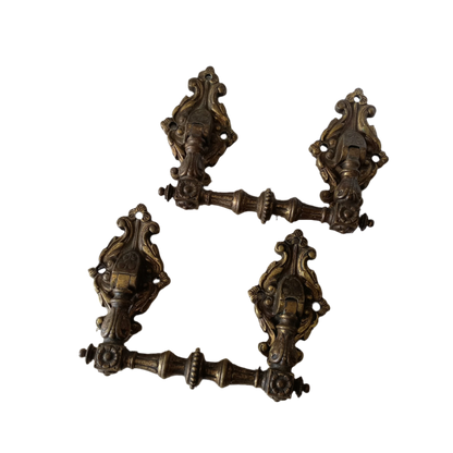 A beautiful pair of decorative French antique drawer pulls, heavy quality pieces that are not found these days. The perfect pieces for finishing off your furniture.