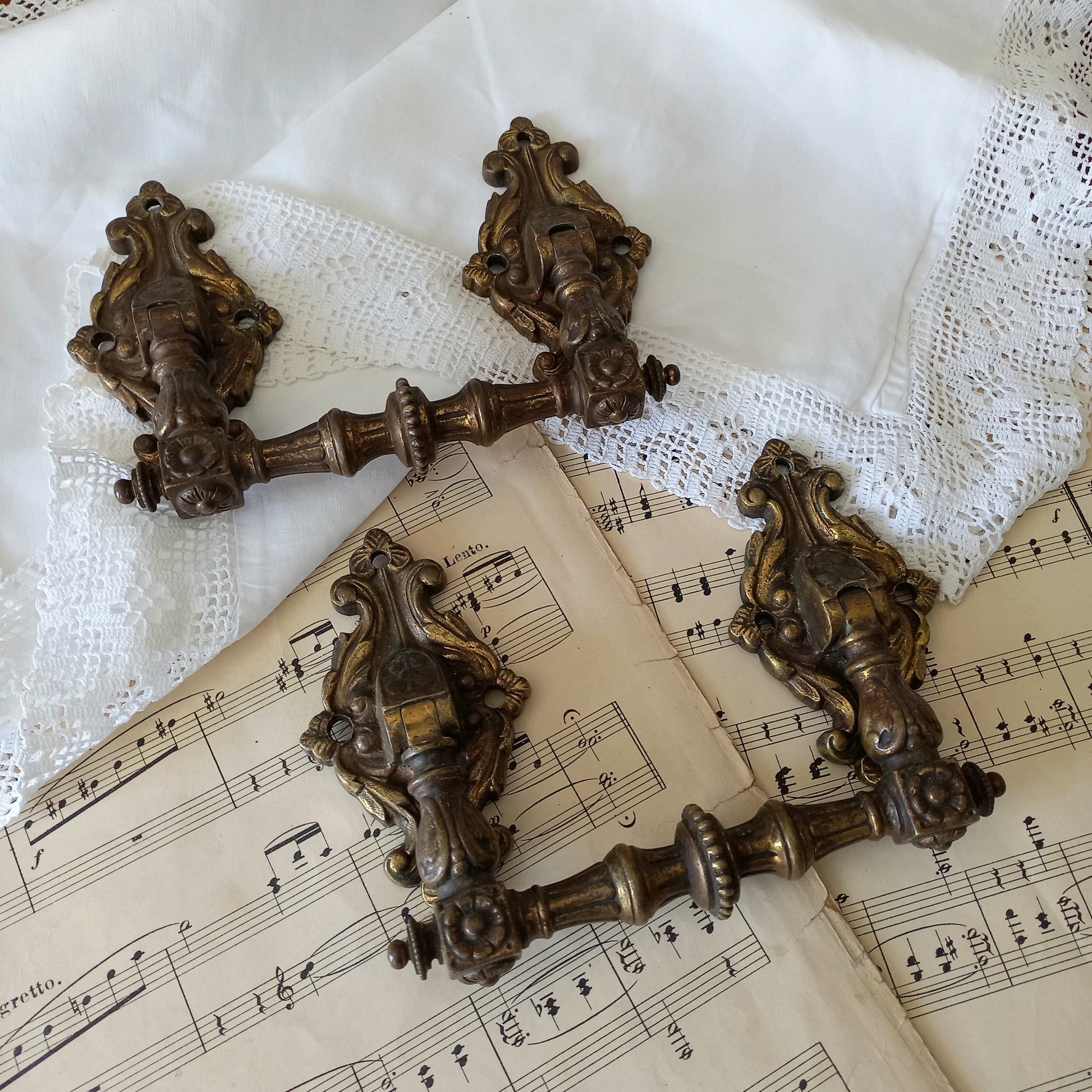 A beautiful pair of decorative French antique drawer pulls, heavy quality pieces that are not found these days. The perfect pieces for finishing off your furniture.