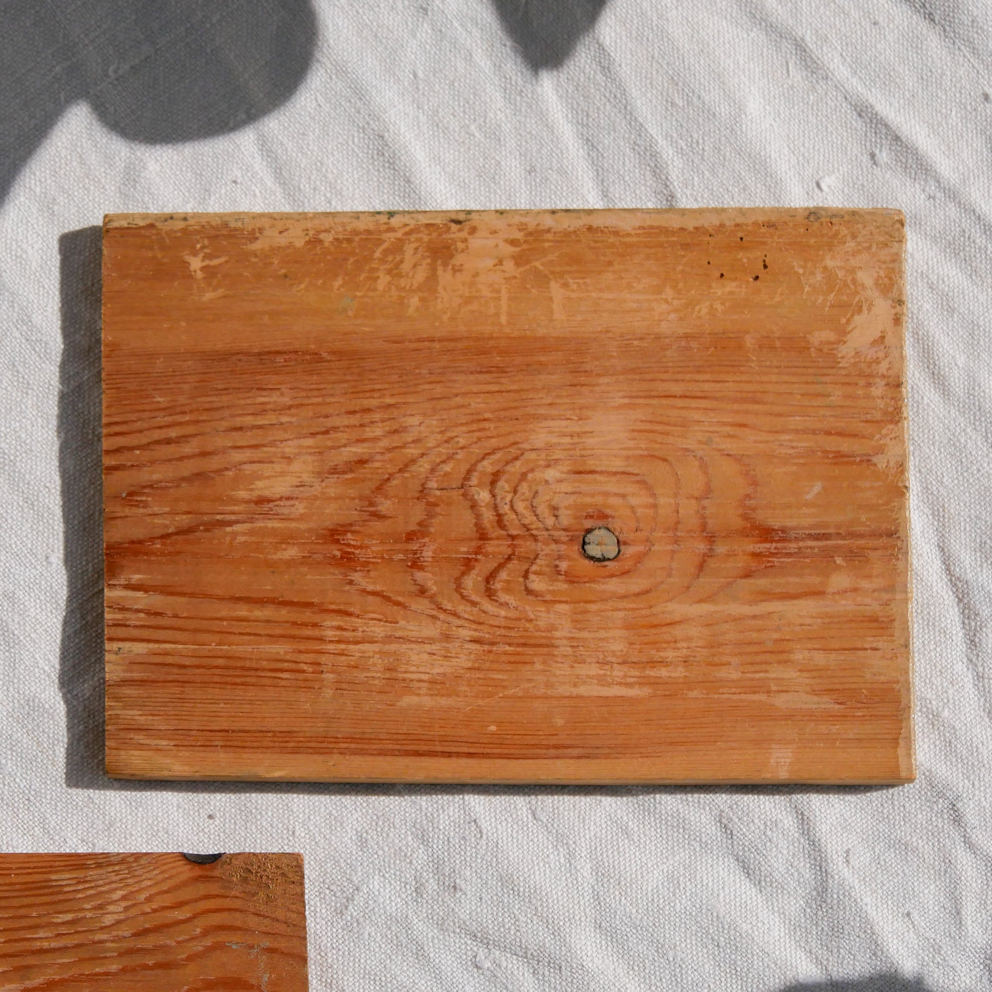 A beautiful pair of small coastal beach paintings on little wooden boards. Each original painting is wonderfully rendered with delightful and moody colours. The artist has signed one painting.

These original pieces of art look great displayed against a wall or on a mantelpiece, etc, and would also look equally nice on miniature easels as seen in two of our photos, or framed and on the wall - many possibilities!