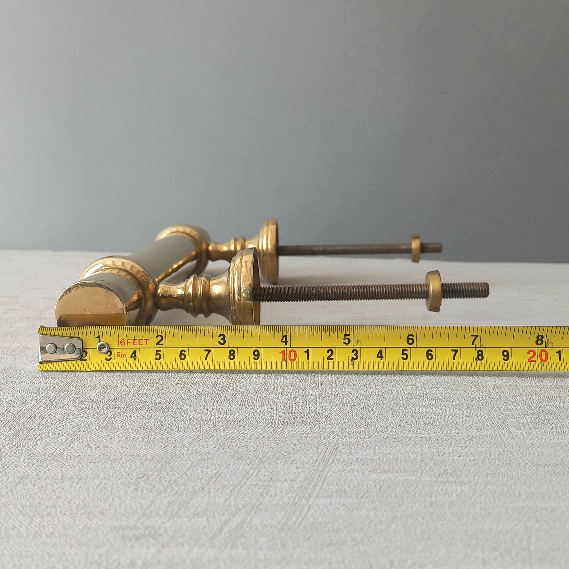 A stylish French vintage Parisian style brass door pull or door handle which will make an excellent finishing touch to any door!