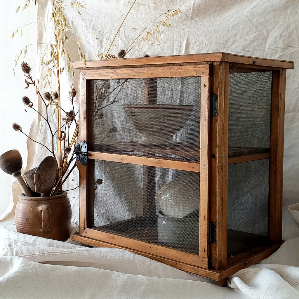 A beautiful French vintage food safe, once used to store food and these days suitable for display purposes making an eye-catching piece of kitchen decor - it could also be used in any room in your home - so let your imagination run wild with the exciting display possibilities offered by this authentic piece of rustic France.