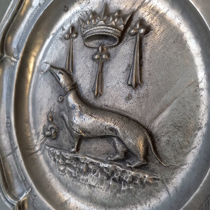 A splendid little French vintage pewter plate depicting an embossed salamander and French coat of arms for King Francois 1st, a very detailed and decorative piece. There is a hanging hook to the rear and also a maker's mark