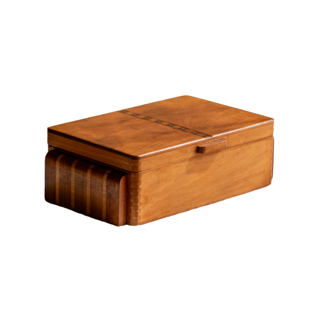 A beautiful French vintage wooden box, a hand-made piece with dove-tailed joints and inlaid design pattern - the colour of the wood is a wonderful golden brown and the hinges are strong. In summary a beautiful vintage box which makes an attractive piece of practical home decor.