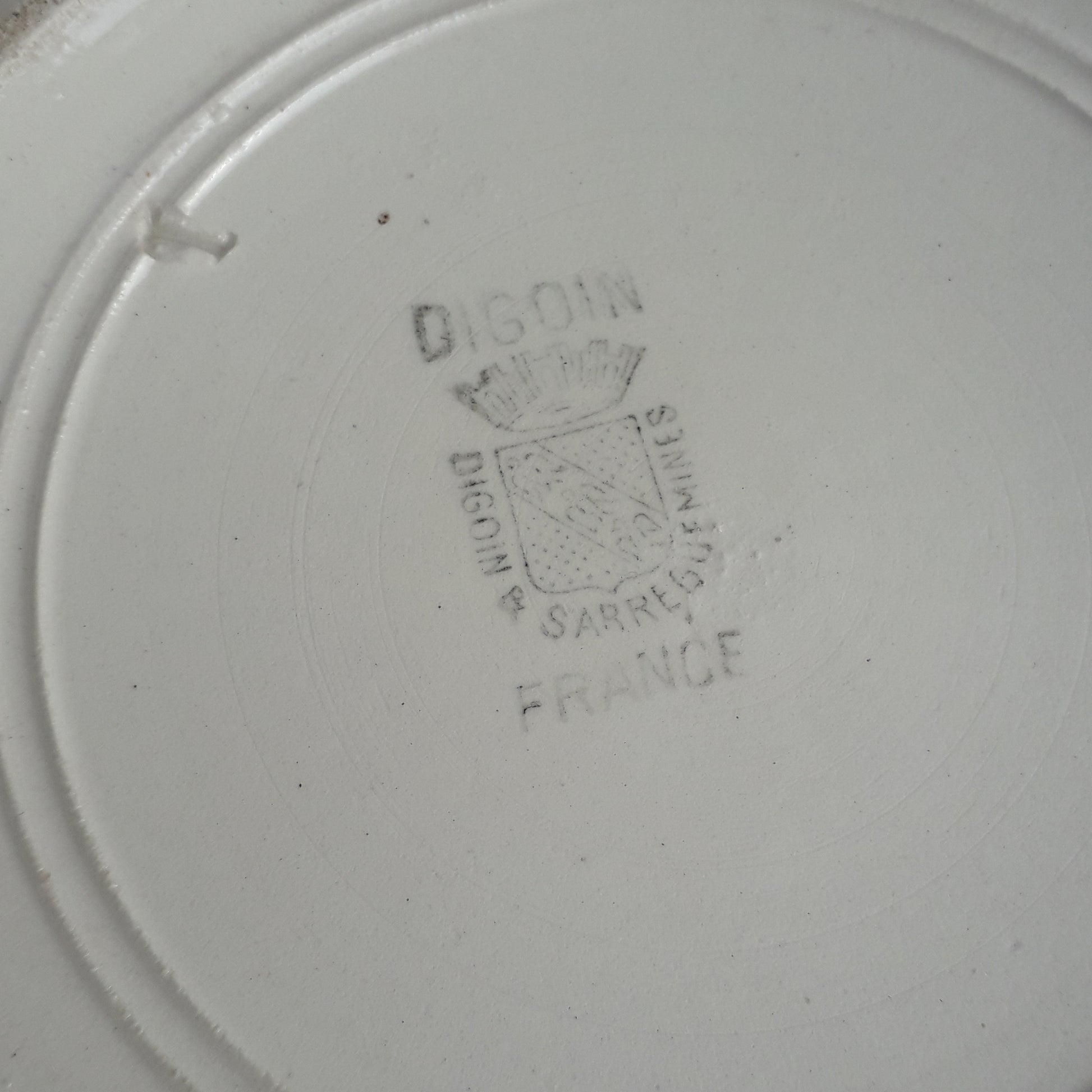 A nice little vintage ironstone white/cream chamber pot by premier French manufacturer, Sarreguemines, the perfect addition for a country home, bathroom decor, or even as a planter. Circa. 1920 - 1950.